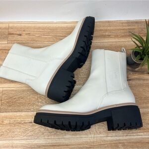 Open Edit Mya Lug Sole Chelsea Boot sz 9